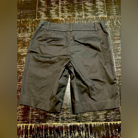 NWT Ann Taylor LOFT flat front black Bermuda shorts 6! - Picture 4 of 4
